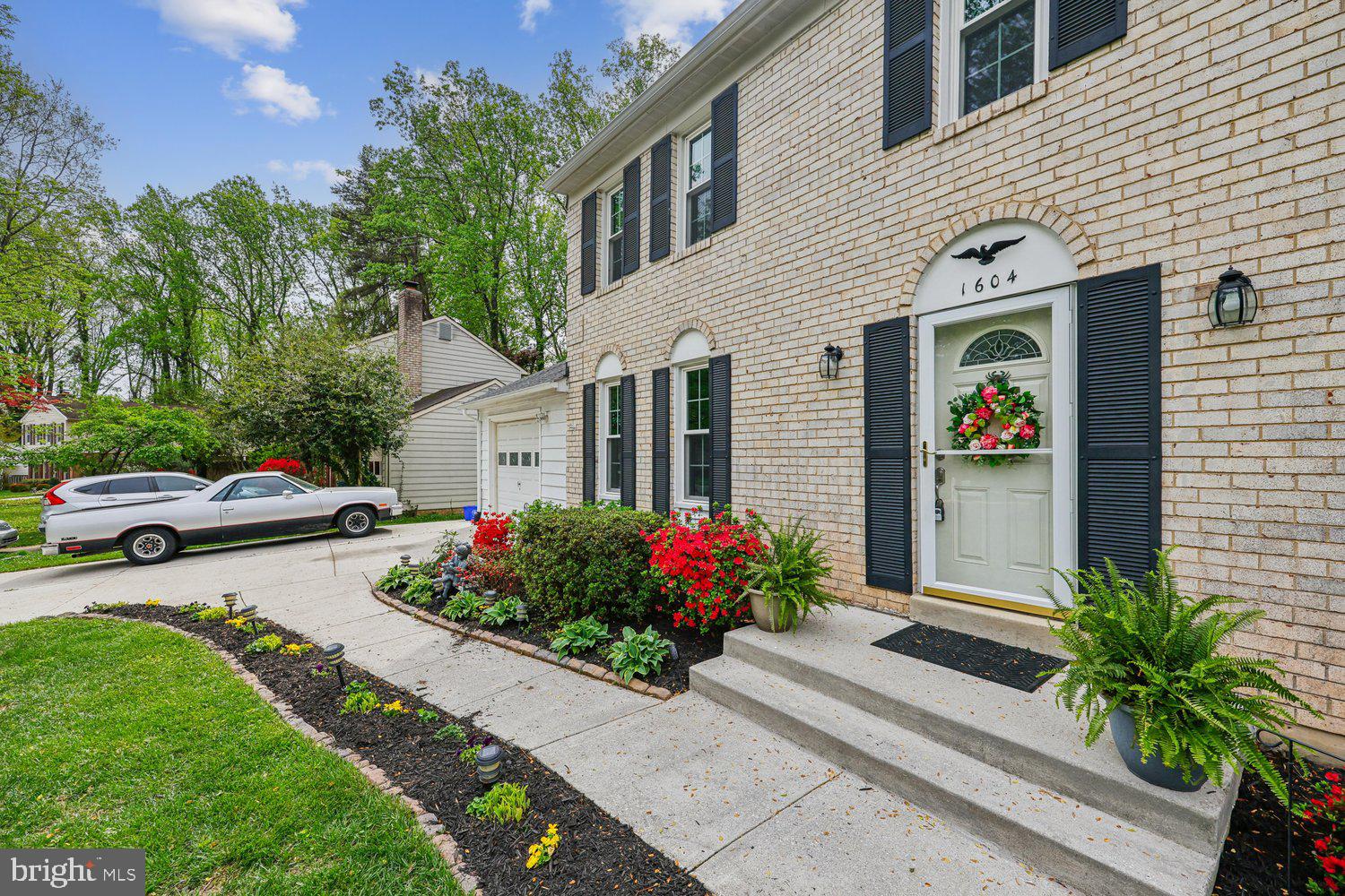 1604 WINDING WAYE LANE