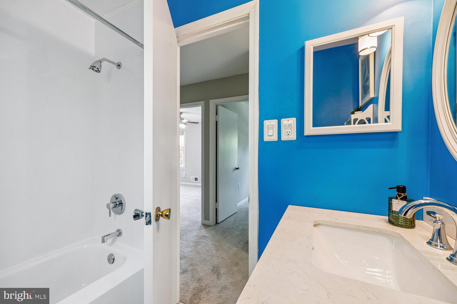 1604 WINDING WAYE LANE