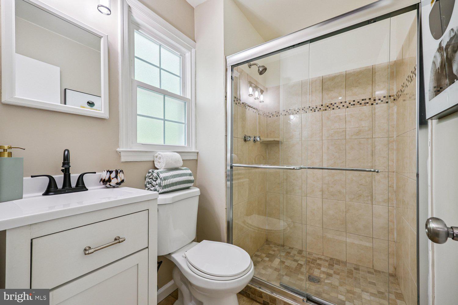 1604 WINDING WAYE LANE