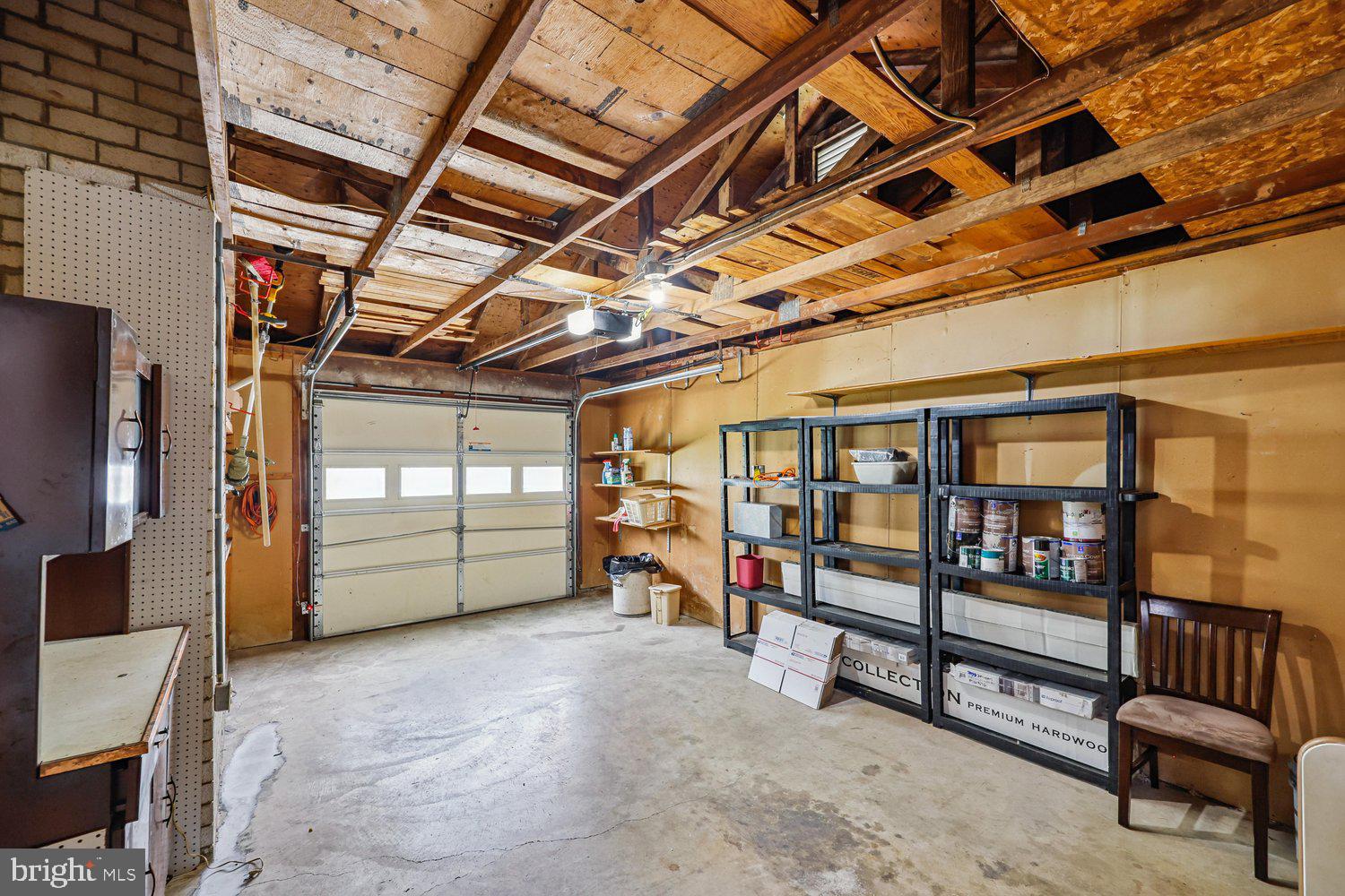 1604 WINDING WAYE LANE