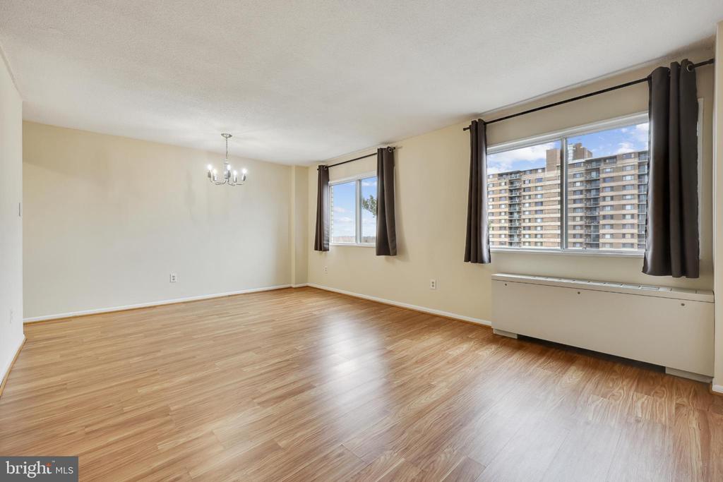 1121 UNIVERSITY BOULEVARD W 907-B
