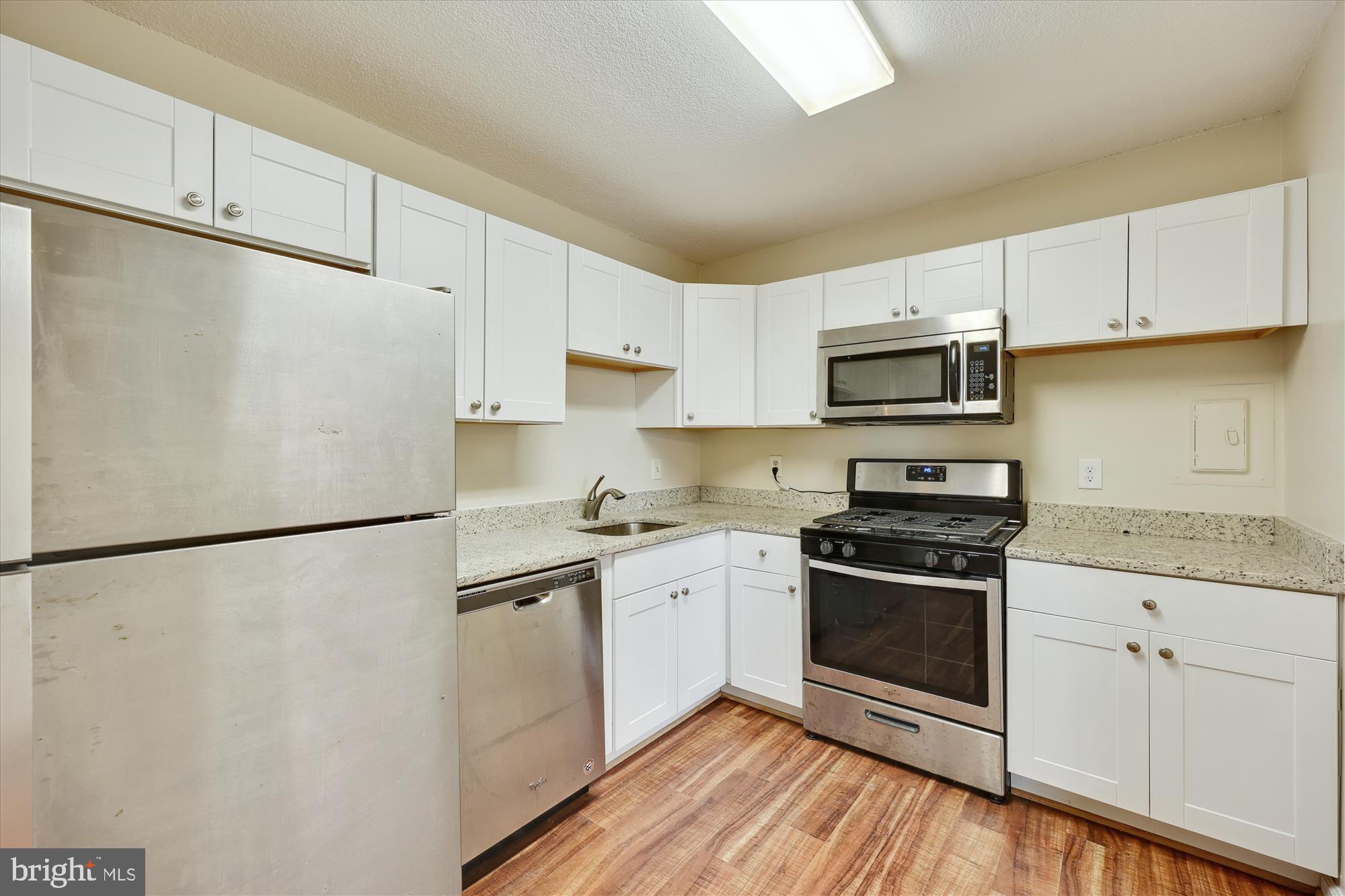 1121 UNIVERSITY BOULEVARD W 907-B