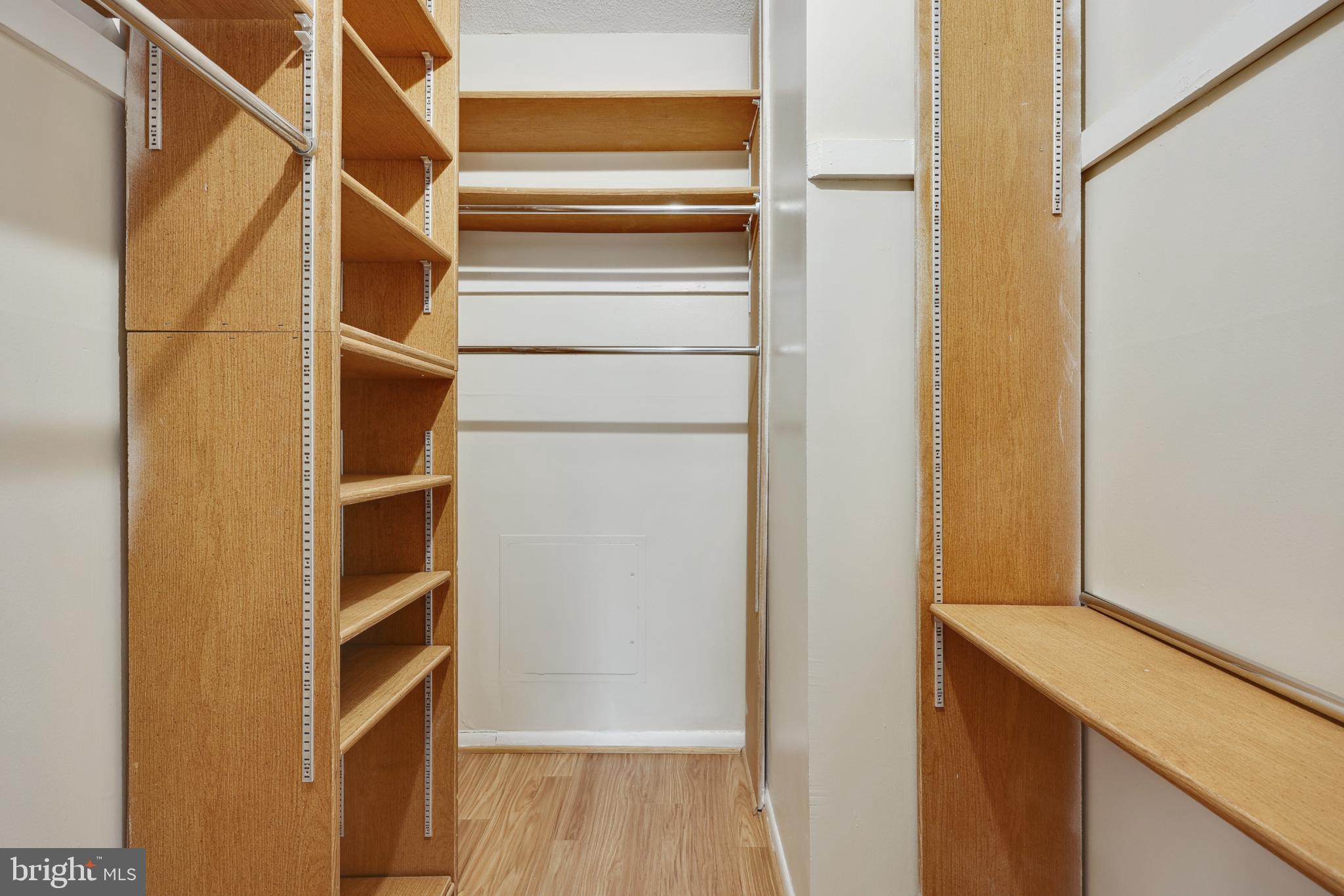 1121 UNIVERSITY BOULEVARD W 907-B