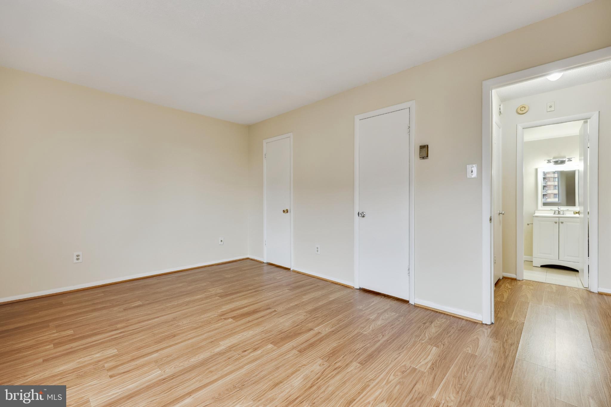 1121 UNIVERSITY BOULEVARD W 907-B