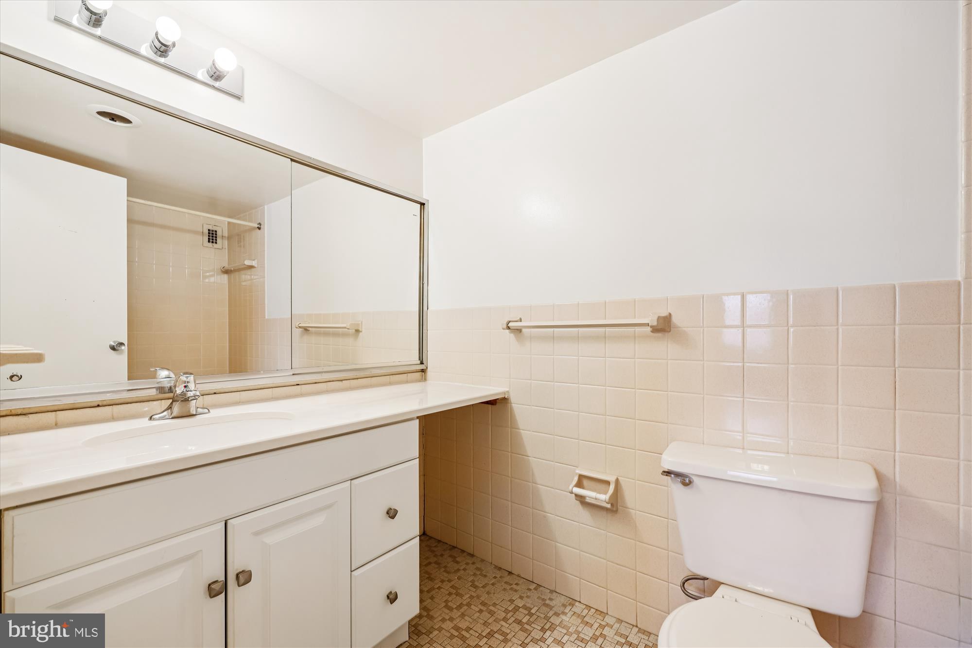 1111 UNIVERSITY BOULEVARD W 218