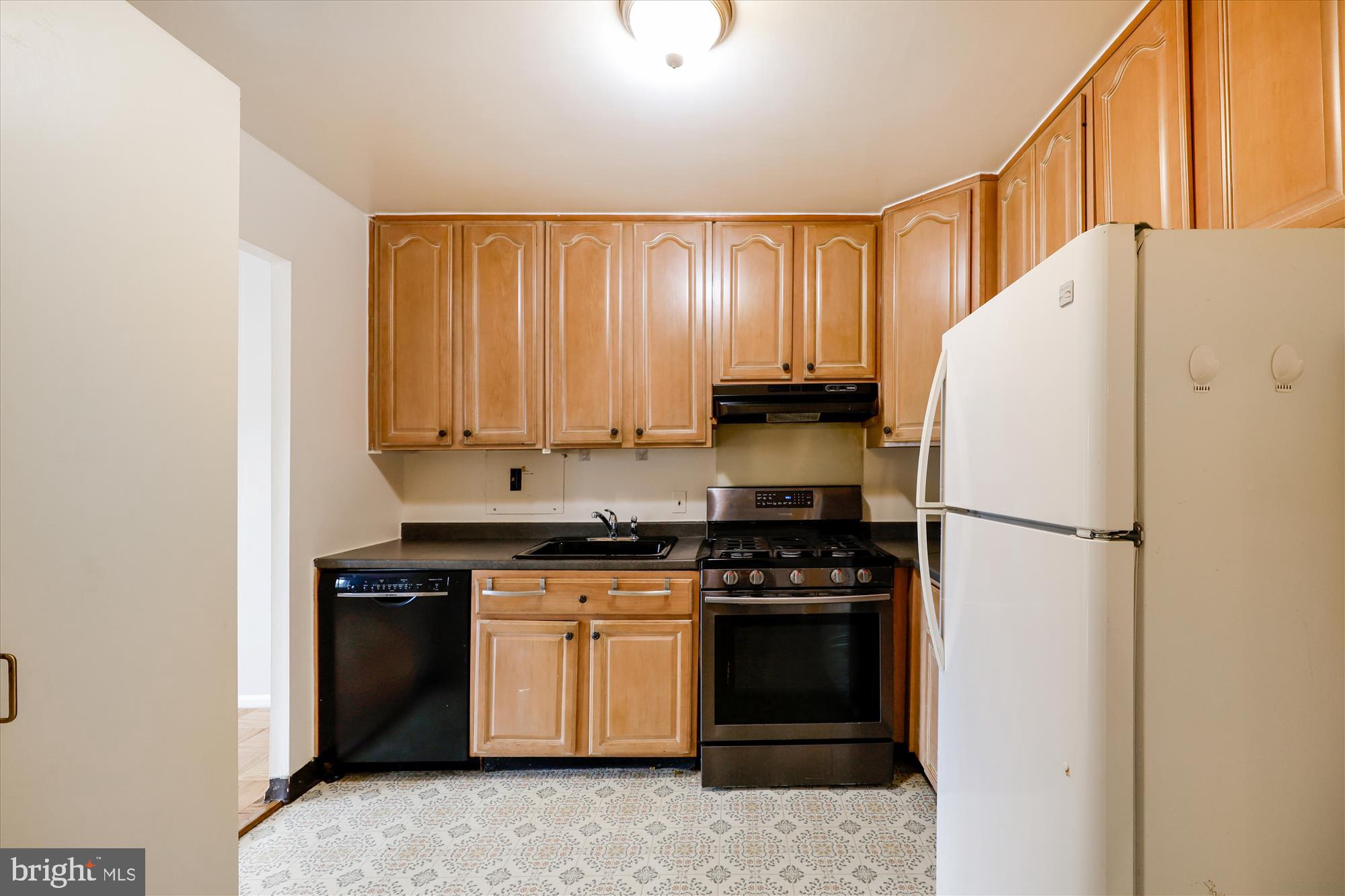 1111 UNIVERSITY BOULEVARD W 218