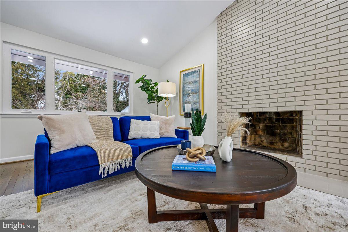 11517 LOVEJOY STREET