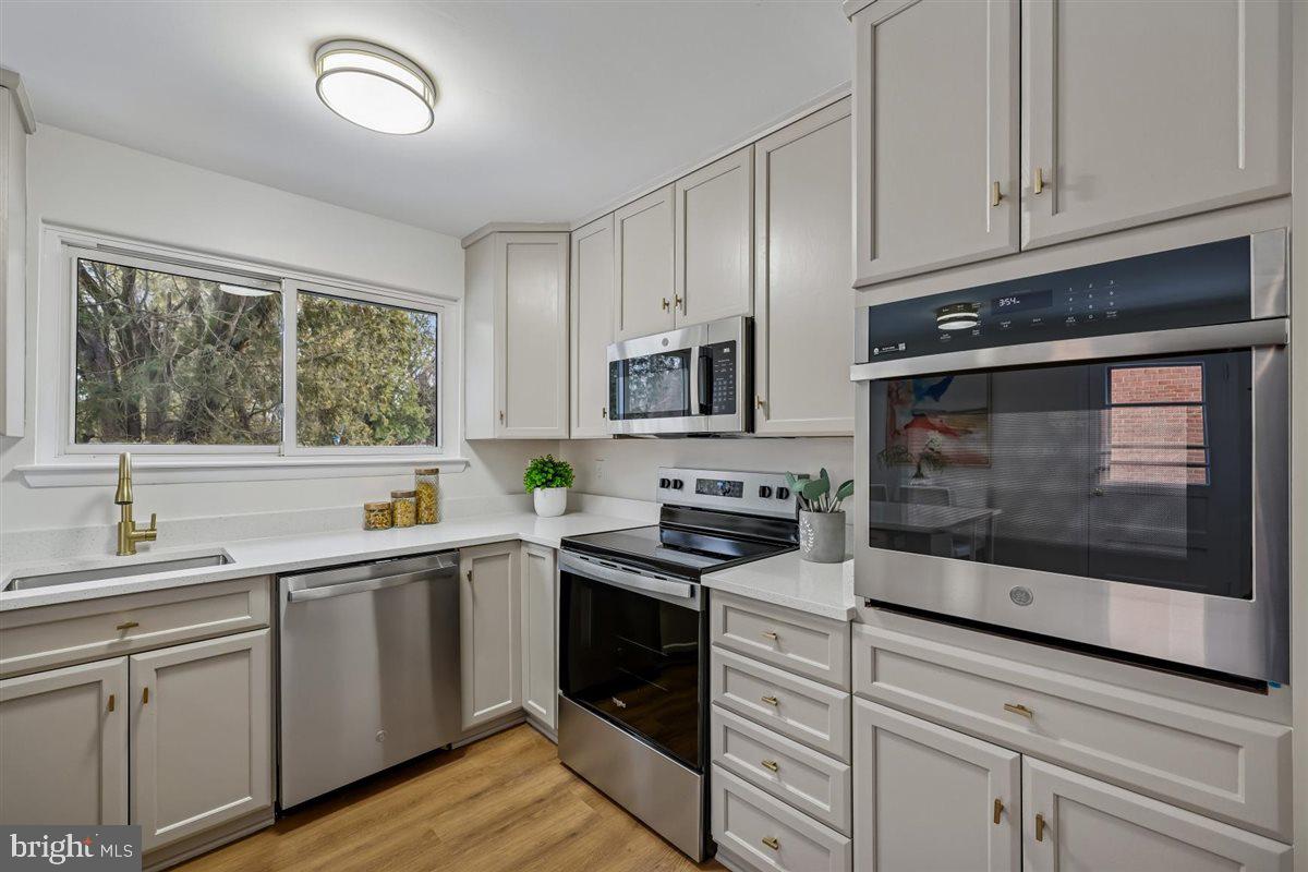 11517 LOVEJOY STREET