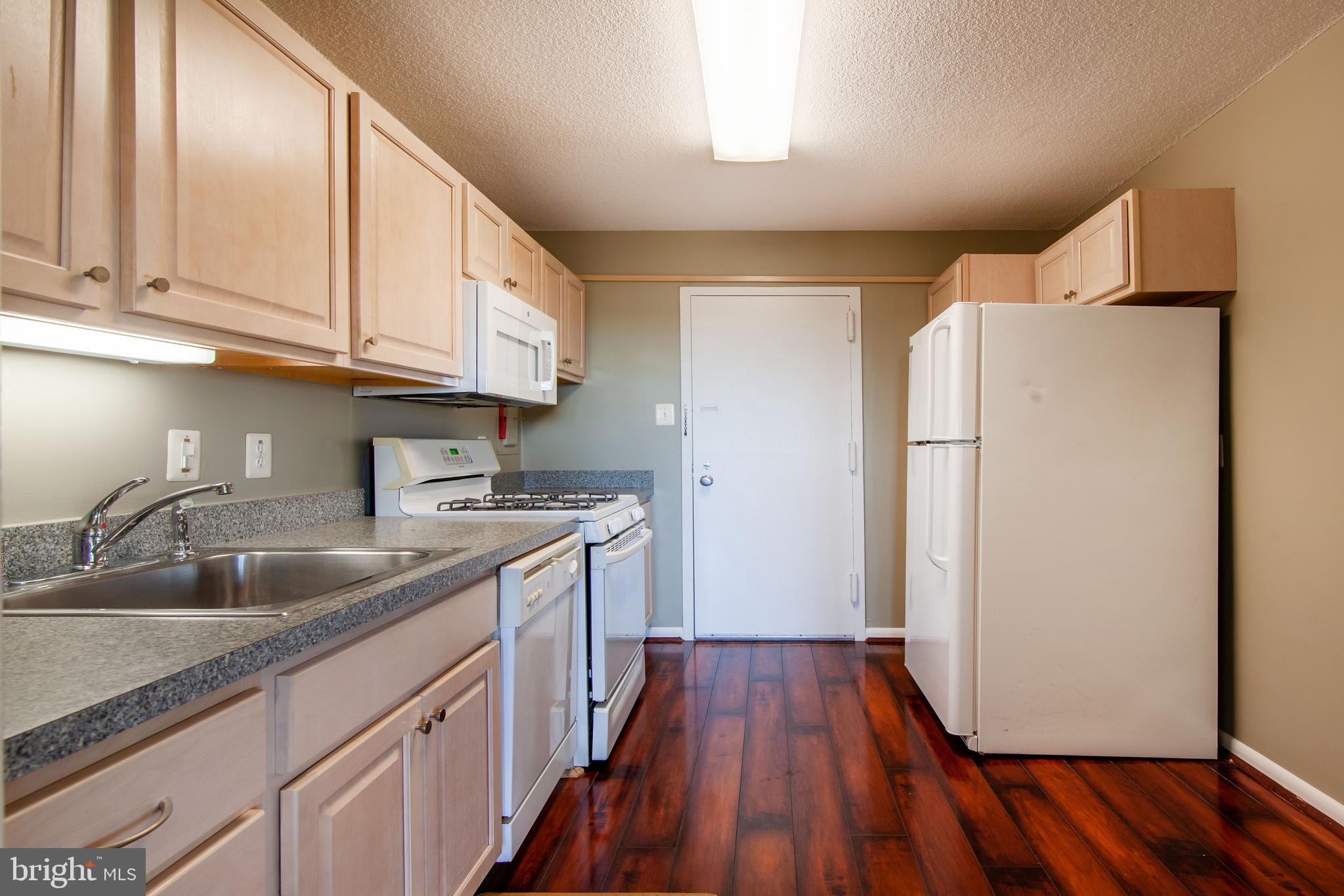 1121 UNIVERSITY BLVD 1002