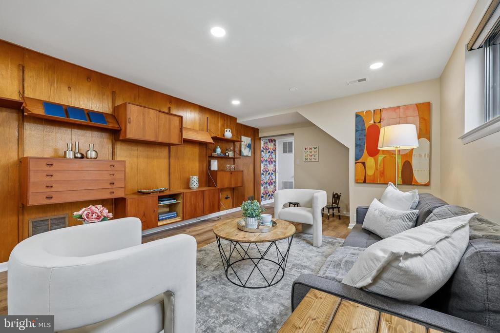 11403 FAIROAK DRIVE