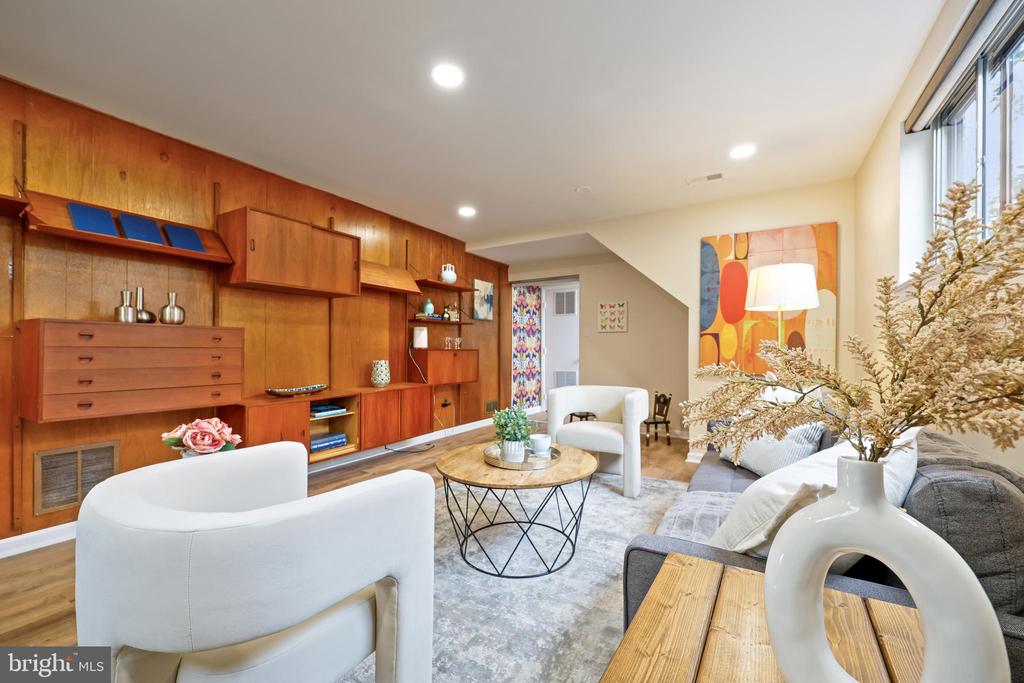 11403 FAIROAK DRIVE