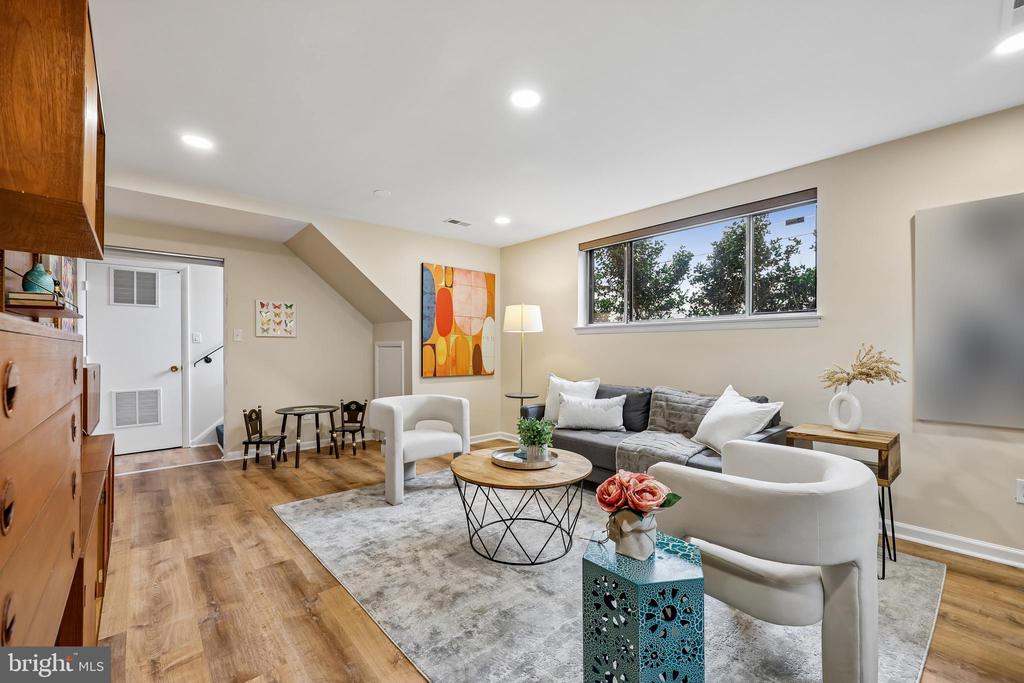11403 FAIROAK DRIVE