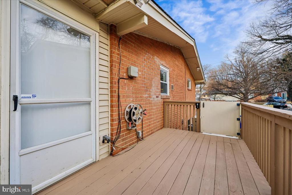 11403 FAIROAK DRIVE