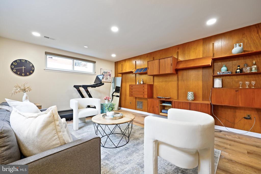 11403 FAIROAK DRIVE