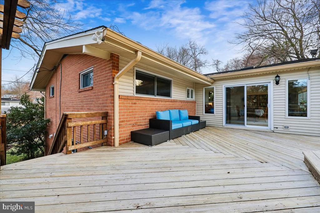 11403 FAIROAK DRIVE