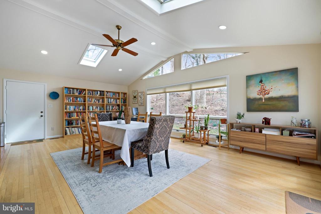 11403 FAIROAK DRIVE