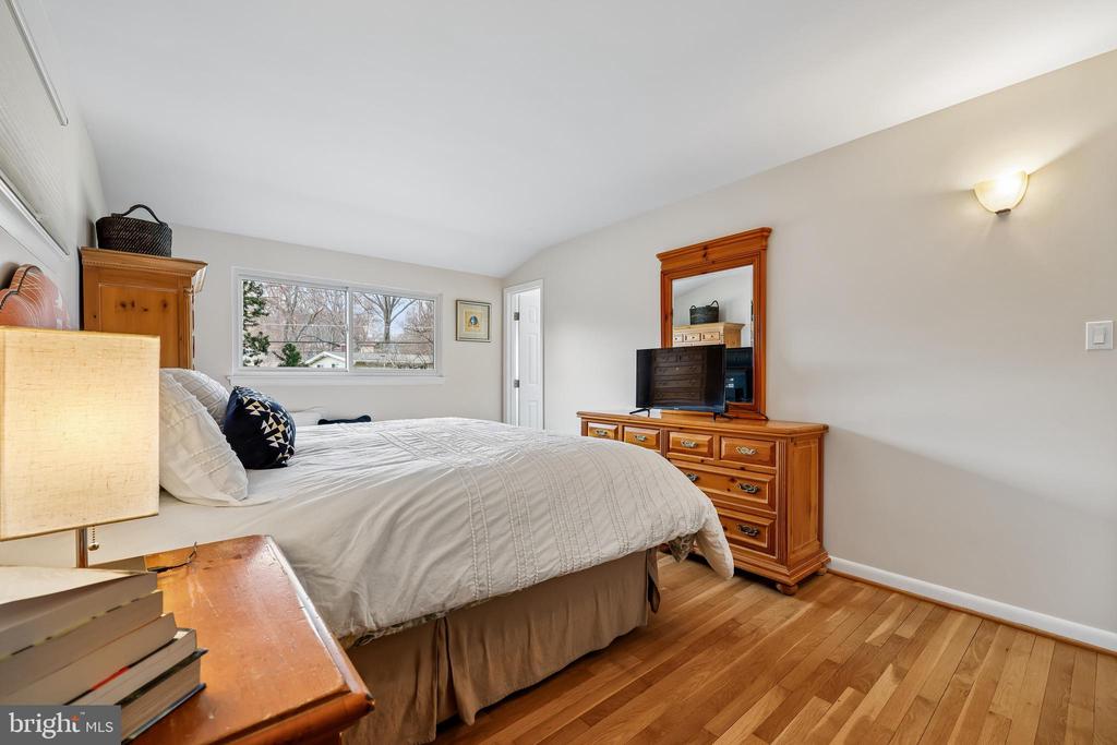 11403 FAIROAK DRIVE