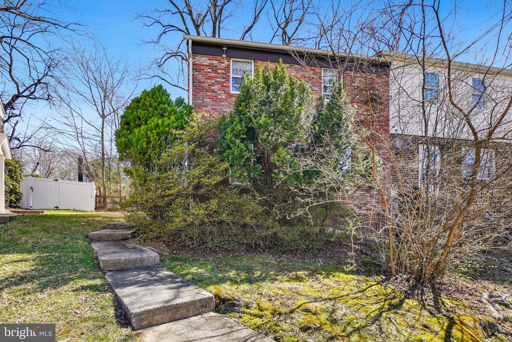 4915 ARCTIC TERRACE