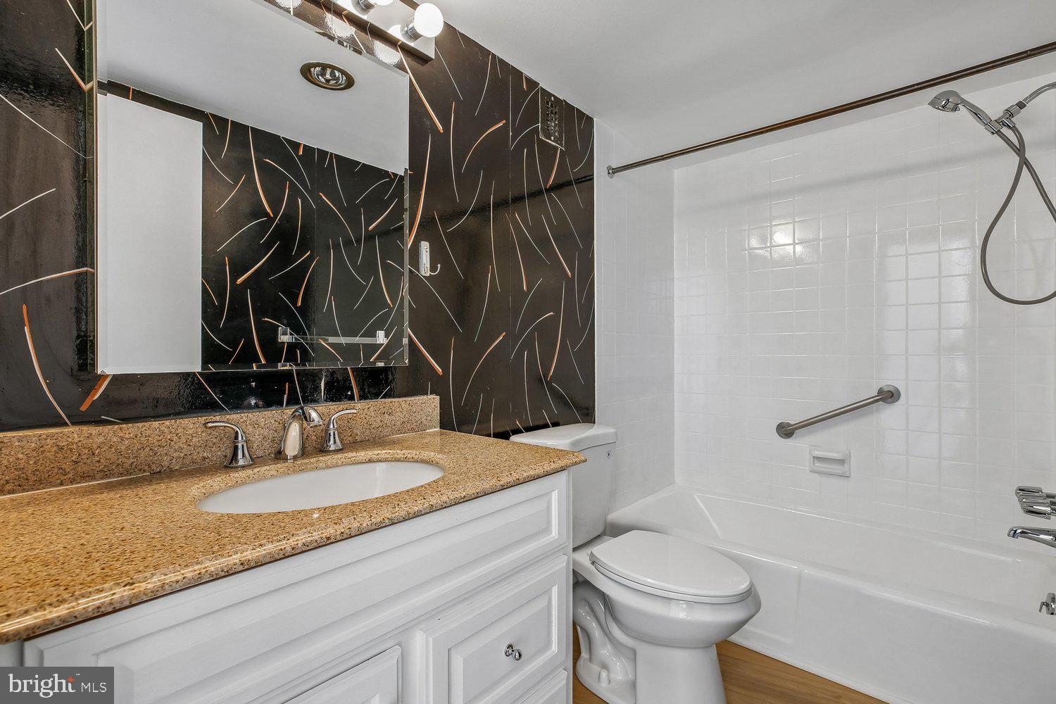 1121 UNIVERSITY BOULEVARD W 1111