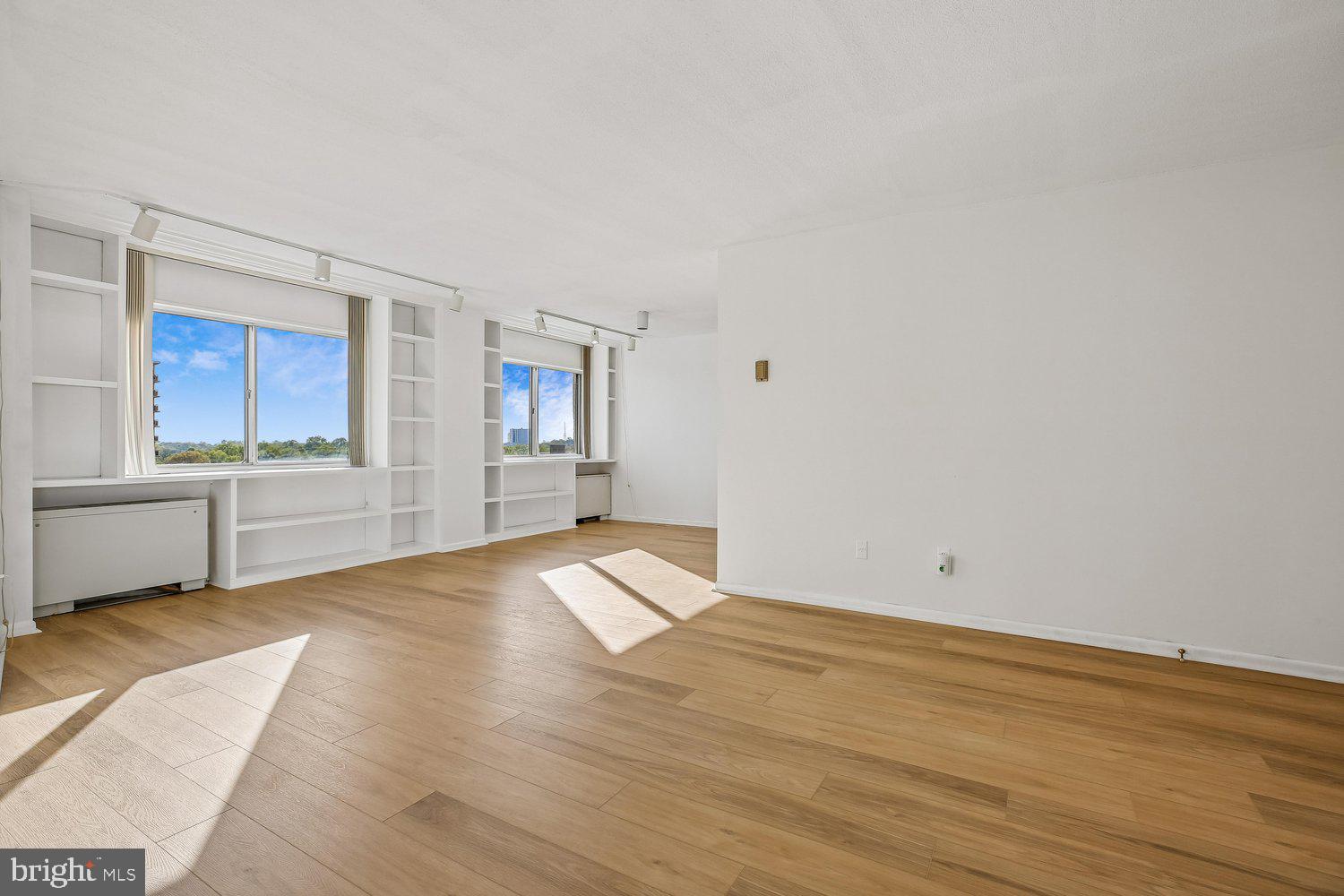 1121 UNIVERSITY BOULEVARD W 1111