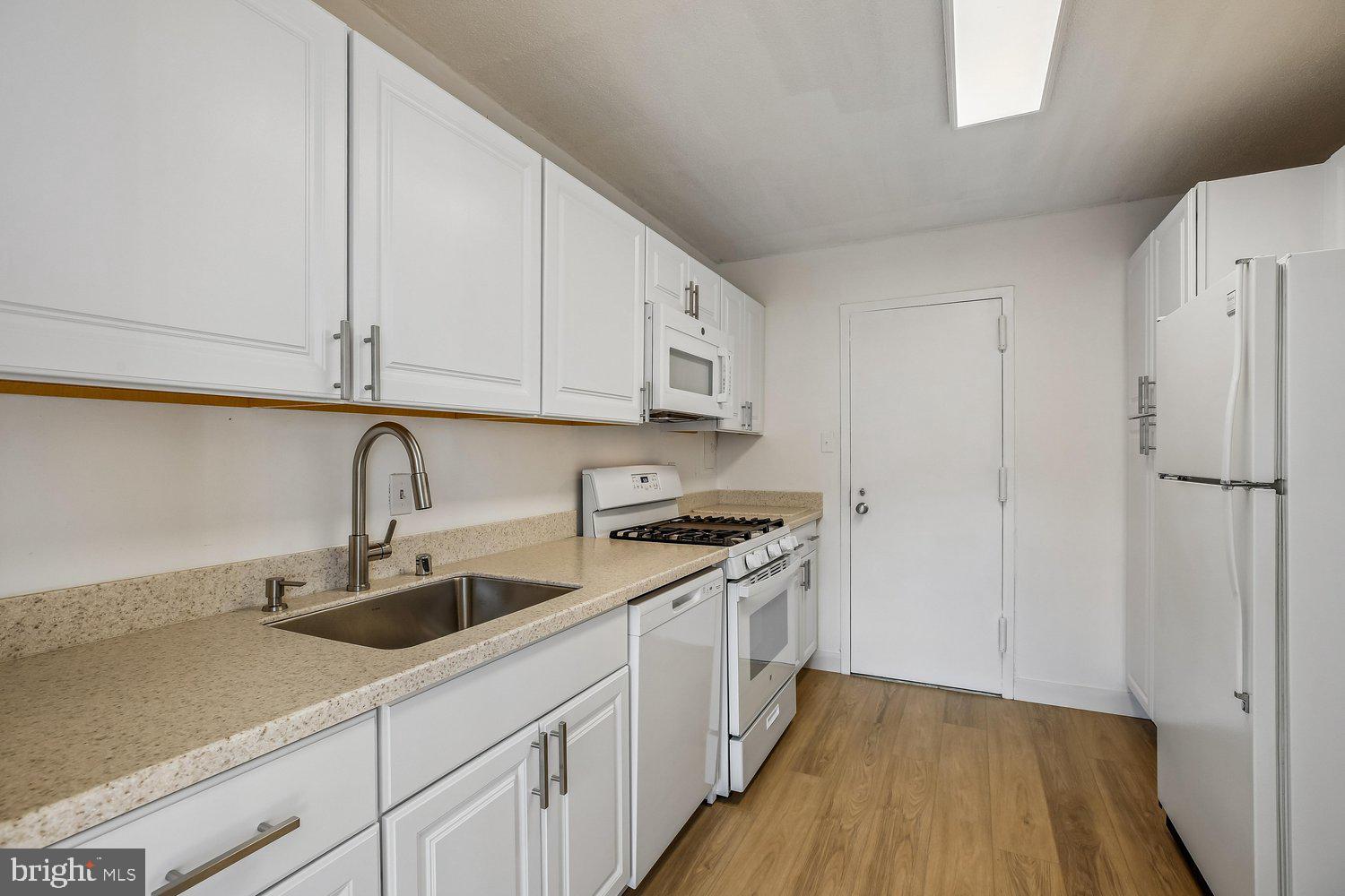 1121 UNIVERSITY BOULEVARD W 1111