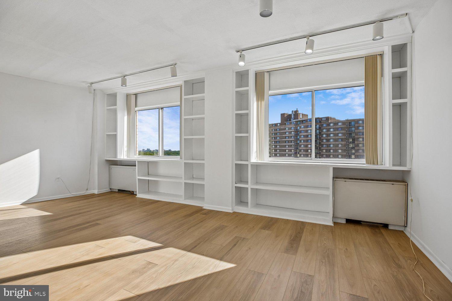 1121 UNIVERSITY BOULEVARD W 1111