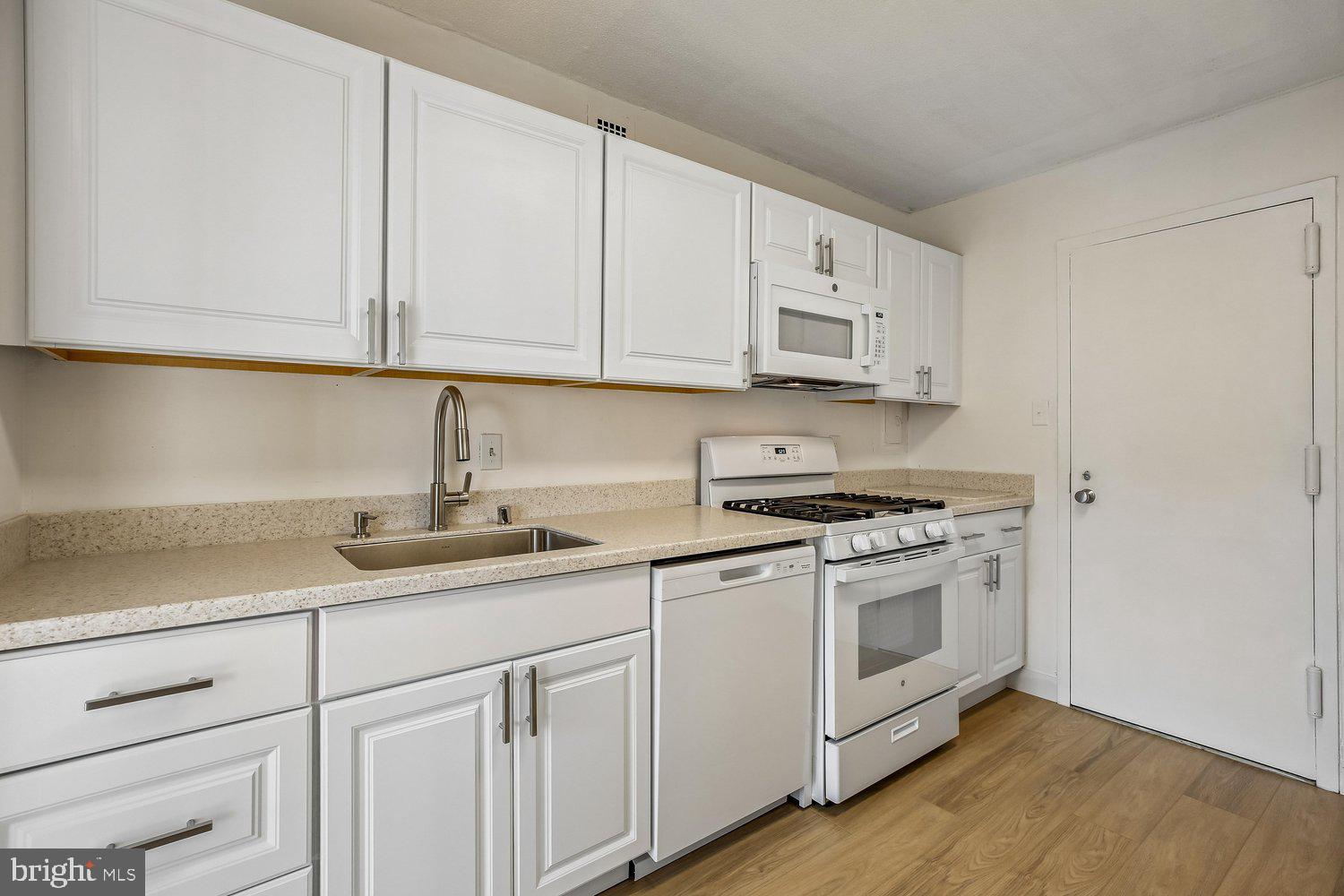 1121 UNIVERSITY BOULEVARD W 1111