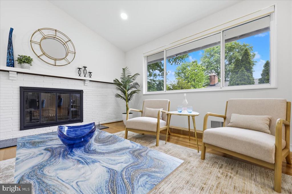 1105 LAMBERTON DRIVE