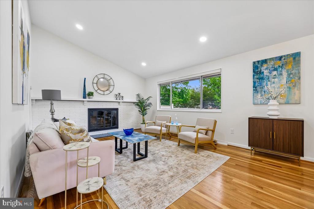 1105 LAMBERTON DRIVE