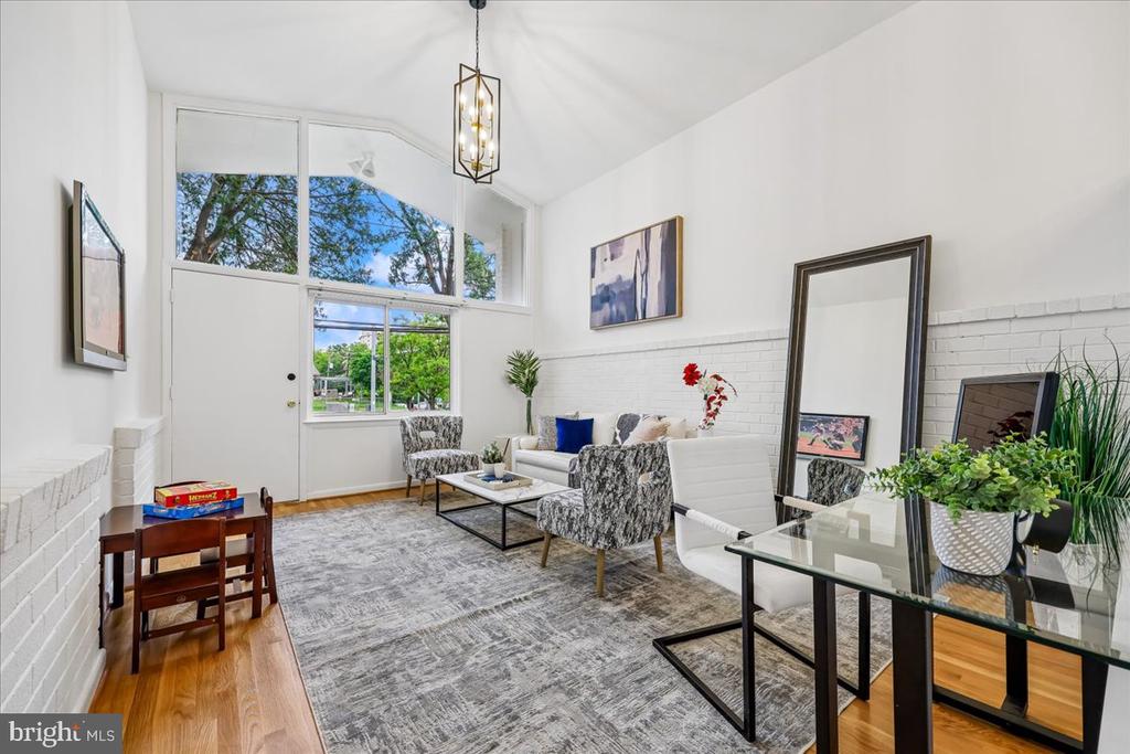1105 LAMBERTON DRIVE