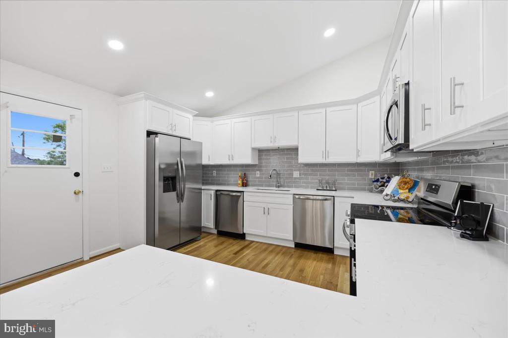 1105 LAMBERTON DRIVE