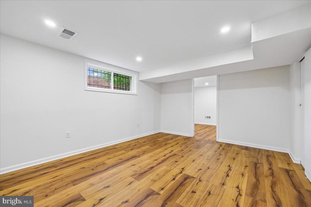 1105 LAMBERTON DRIVE