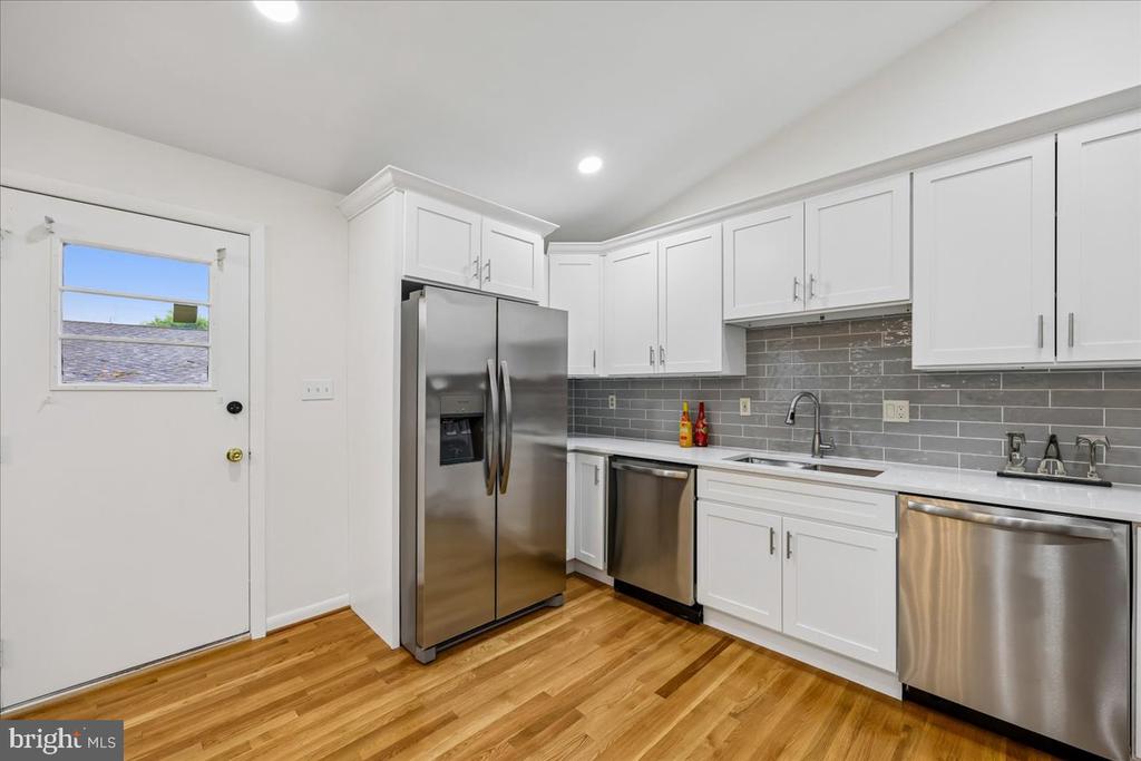 1105 LAMBERTON DRIVE