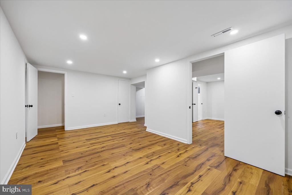 1105 LAMBERTON DRIVE