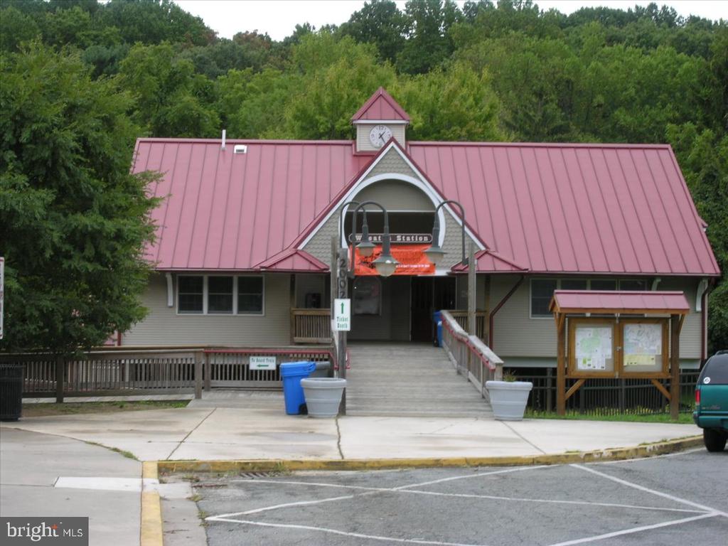 1105 LAMBERTON DRIVE