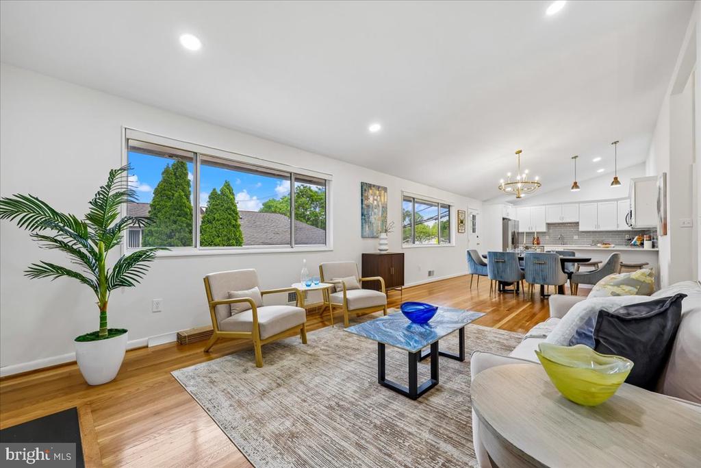 1105 LAMBERTON DRIVE