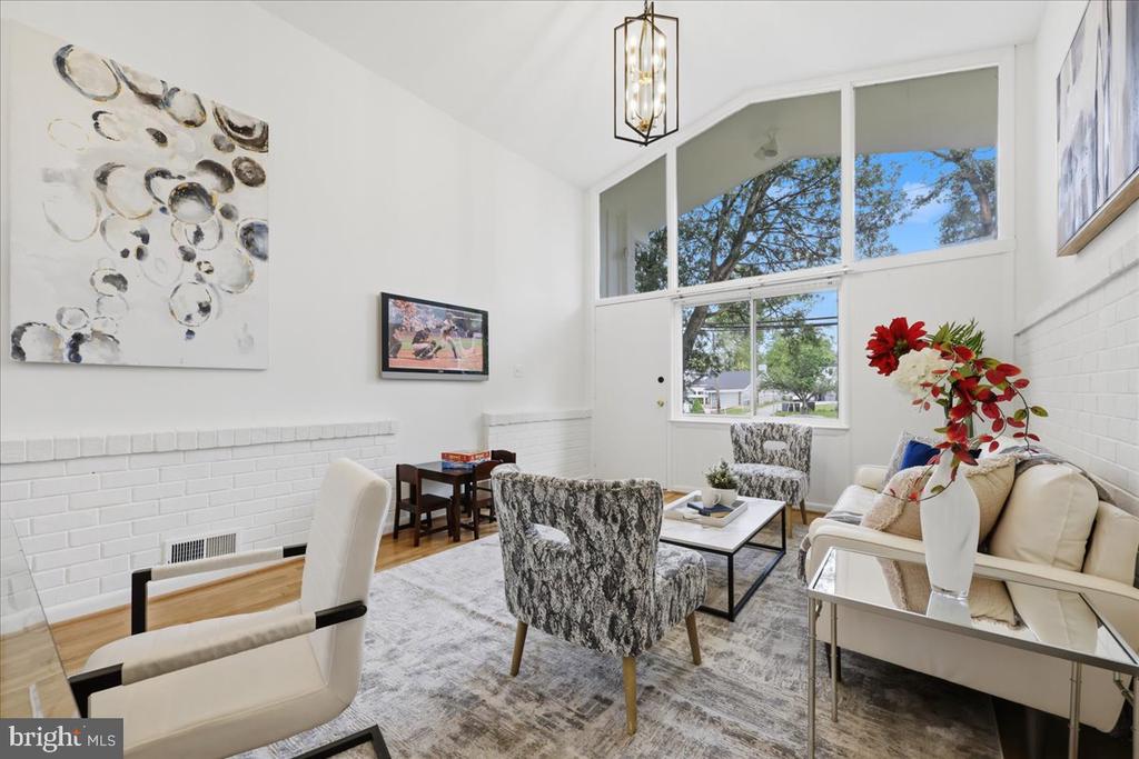 1105 LAMBERTON DRIVE