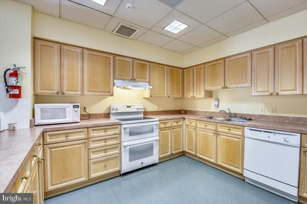 3005 S LEISURE WORLD BOULEVARD 515 S 515