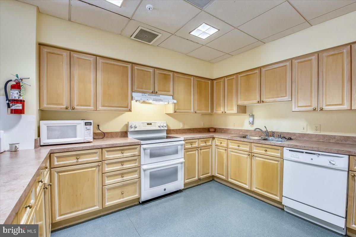 3005 S LEISURE WORLD BOULEVARD 515 S 515