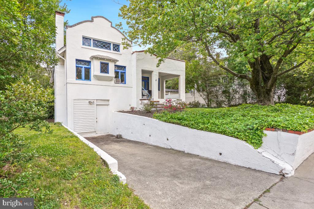 6 PHILADELPHIA AVENUE