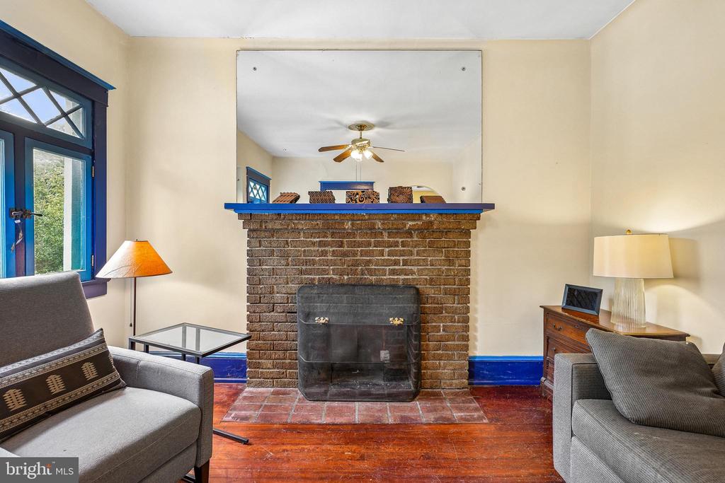 6 PHILADELPHIA AVENUE