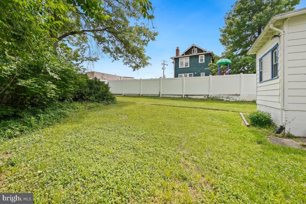 6 PHILADELPHIA AVENUE