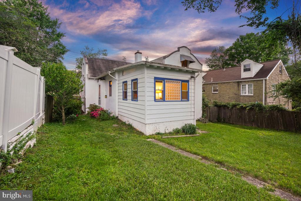 6 PHILADELPHIA AVENUE