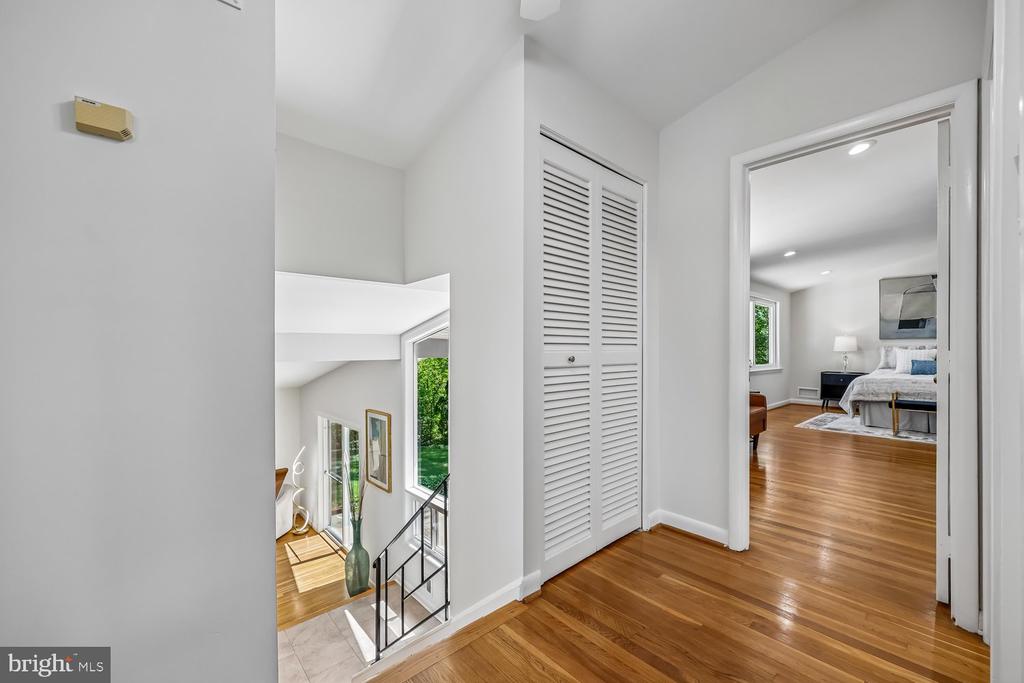 300 GILSAN COURT