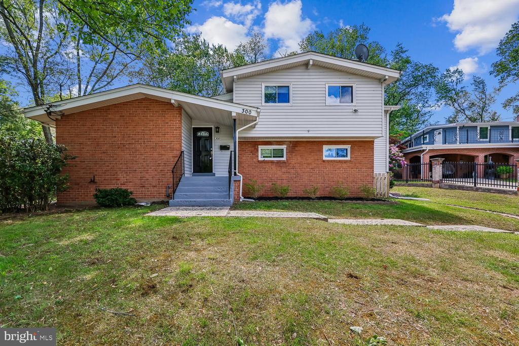 300 GILSAN COURT