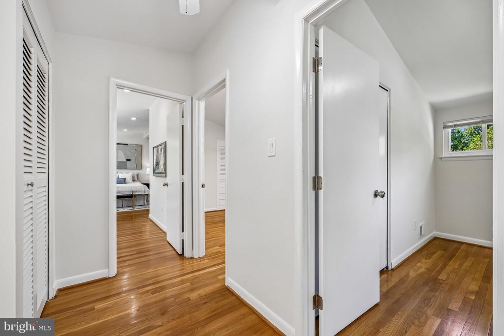 300 GILSAN COURT