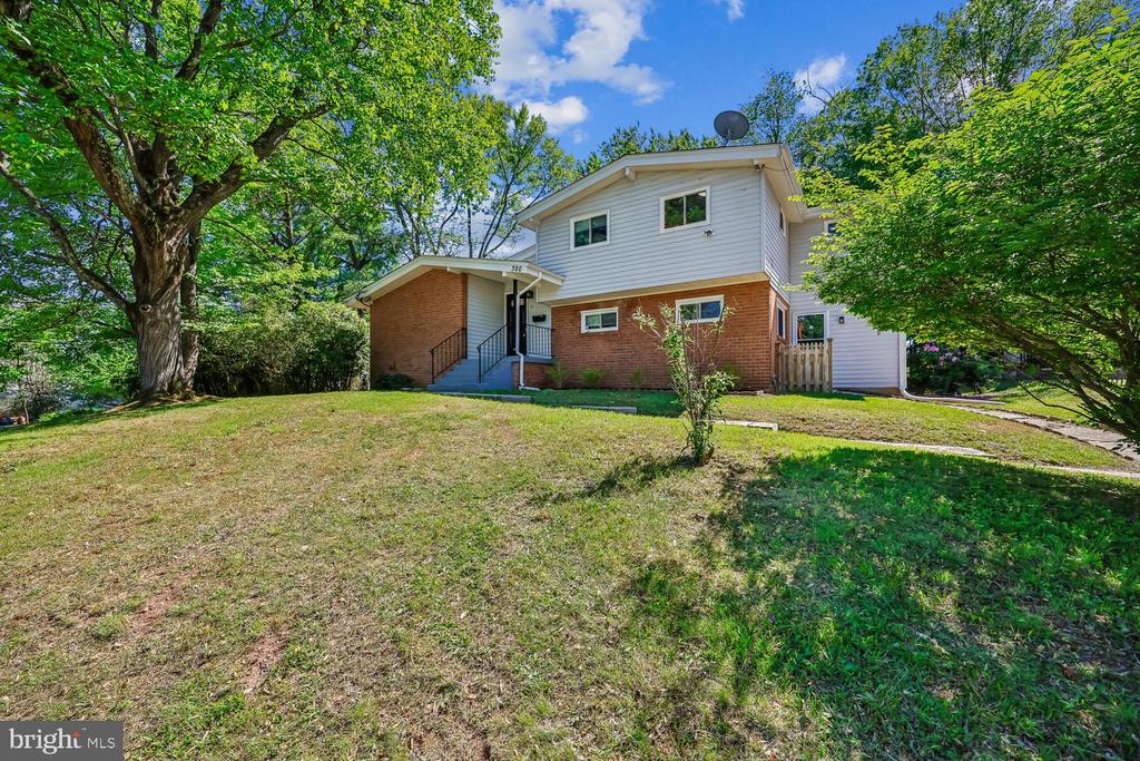 300 GILSAN COURT