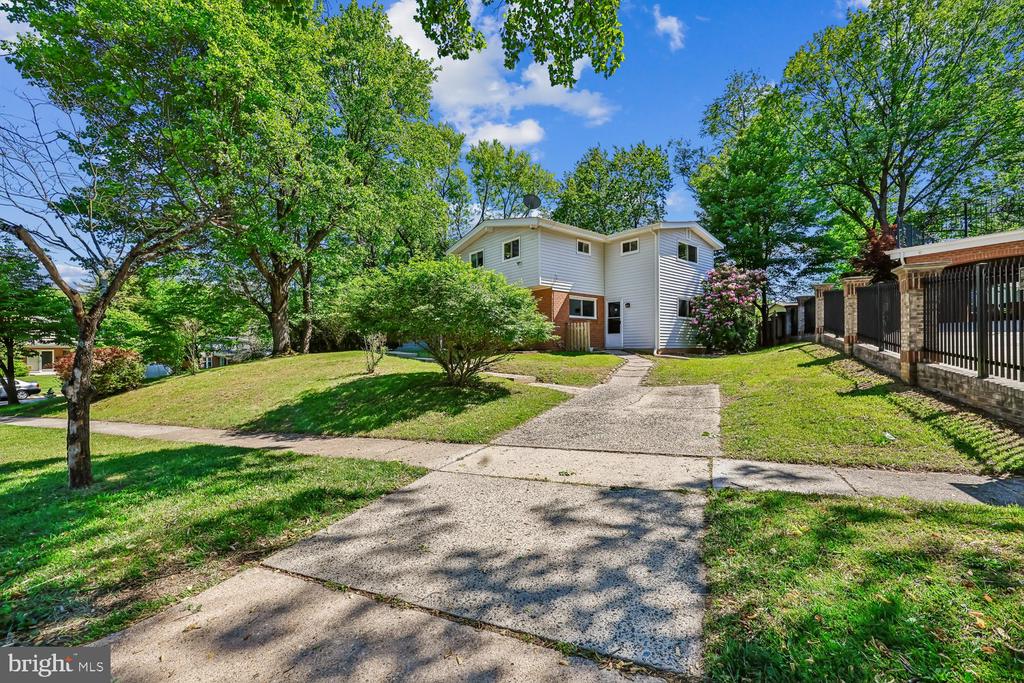 300 GILSAN COURT