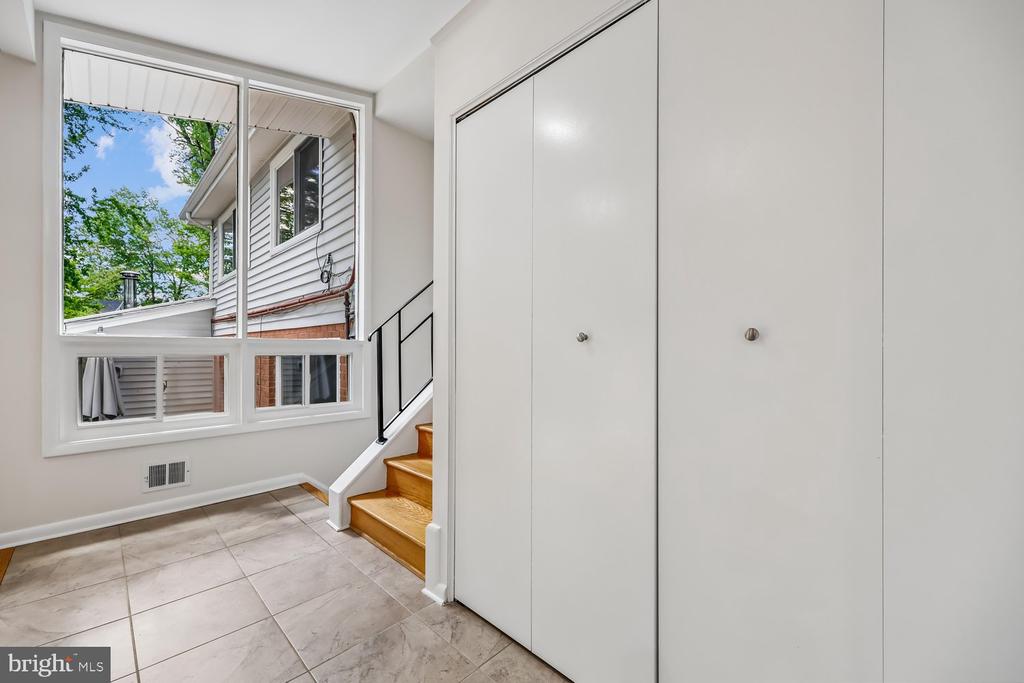 300 GILSAN COURT