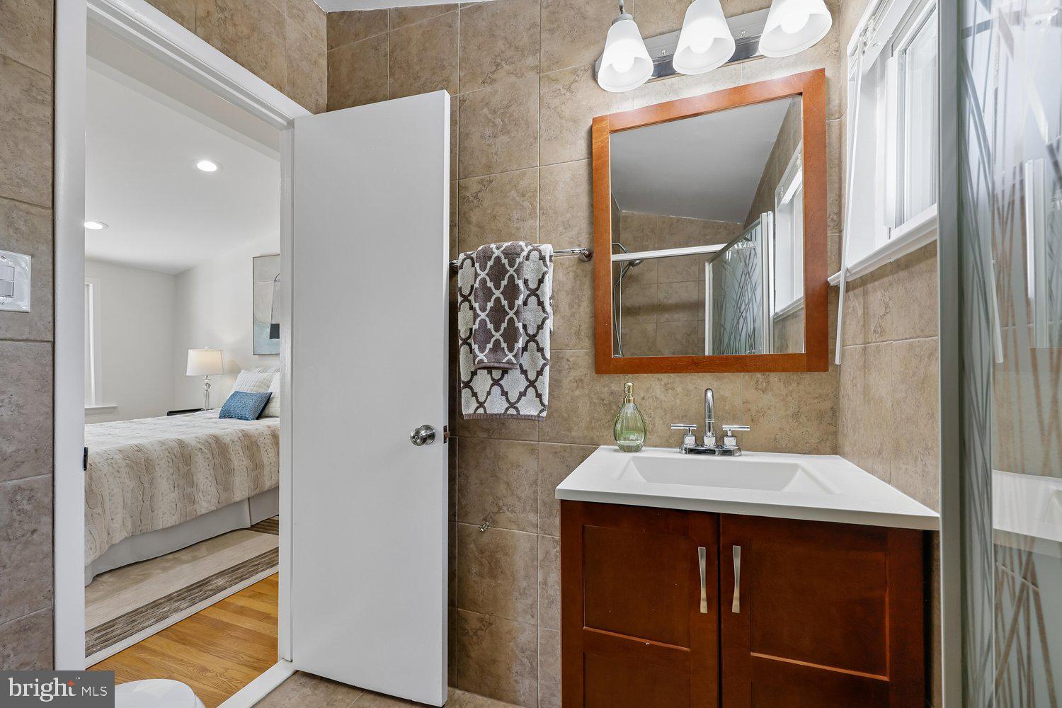 300 GILSAN COURT